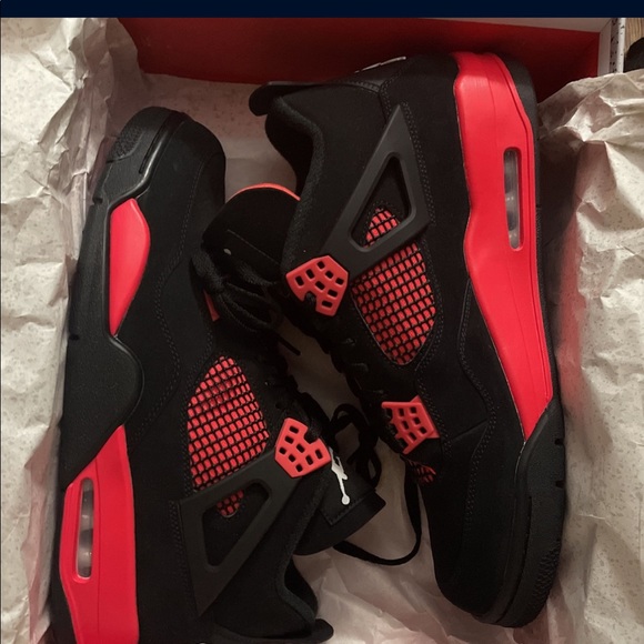 Jordan retro 4 Thunder Red